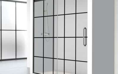 Place au gain de place et au design avec les portes de douche coulissantes